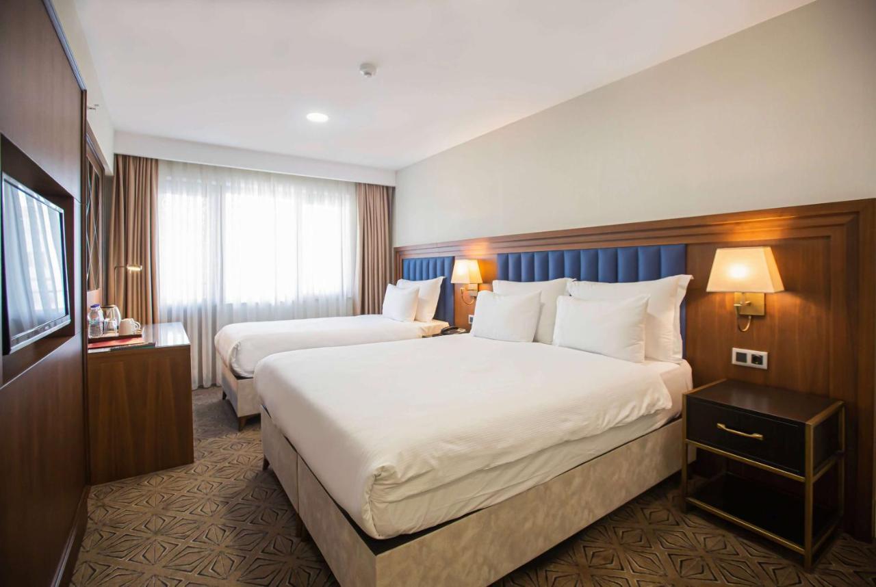 فندق Ramada Plaza Sultanahmet اسطنبول المظهر الخارجي الصورة A room at the hotel