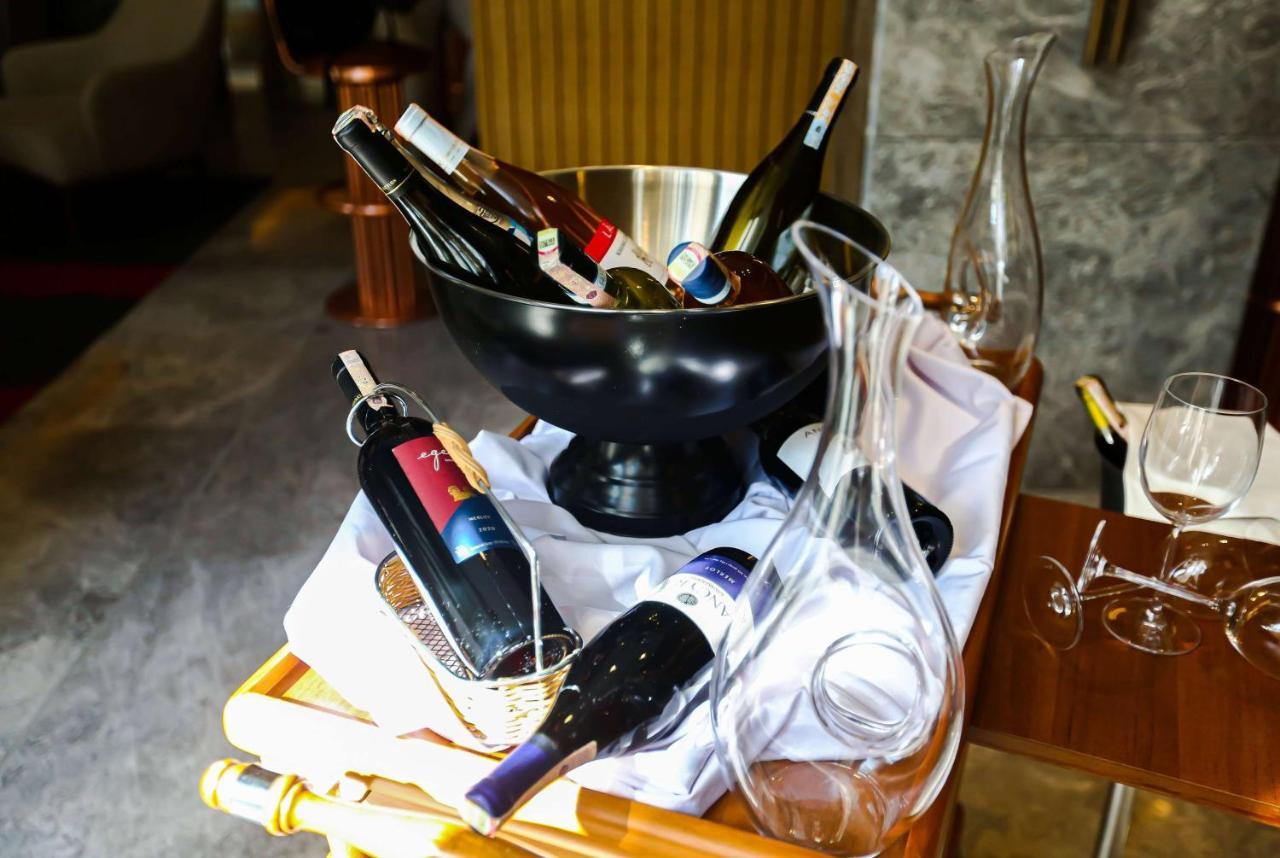فندق Ramada Plaza Sultanahmet اسطنبول المظهر الخارجي الصورة A wine cooler